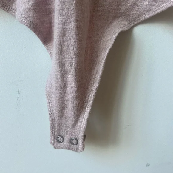 NWOT Abercrombie front knot bodysuit - Picture 4 of 6